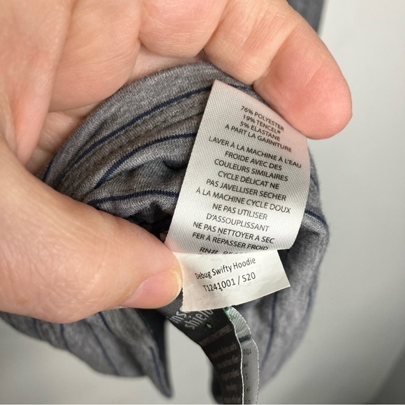 Toad & Co insect shield striped hooded long sleeve tee size small - Picture 9 of 9